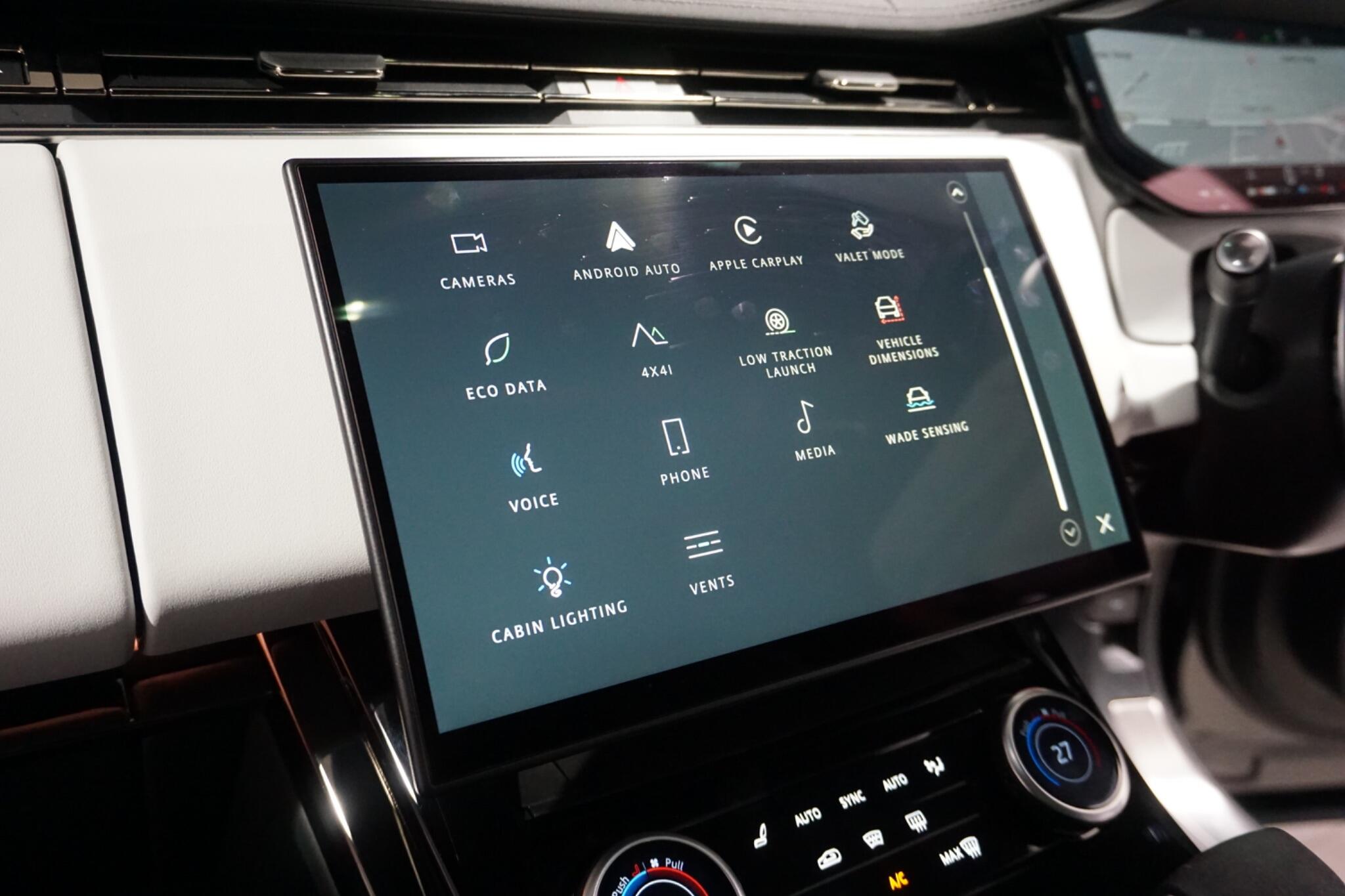 Land Rover Range Rover Sport 3.0 D300 MHEV Dynamic SE SUV 5dr Diesel Auto 4WD Euro 6 (s/s) (300 ps)